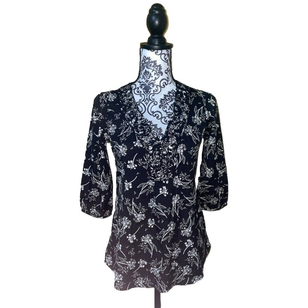 Banana Republic ✨Top Womens M Medium Black White Floral V-Neck 3/4 Sleeve ✨NWT!